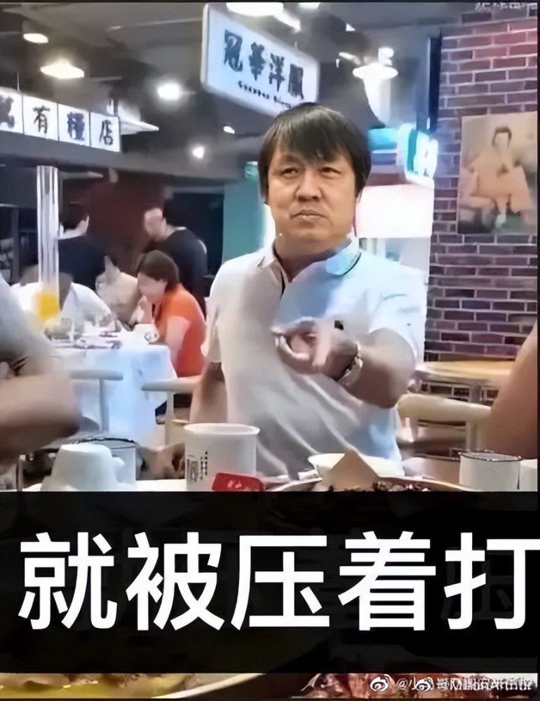 说完，他摆了摆手，开口道：咱们回去吧，爷爷还等着呢。